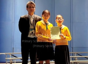 Senior Choir_u31_with judges (3)