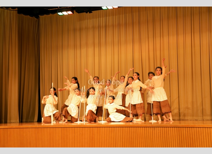 Modern Dance Senior_7383