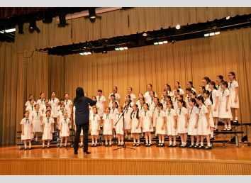 Intermediate Choir_7301