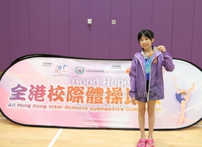 4B曾玹 女子丙組自由體操亞軍