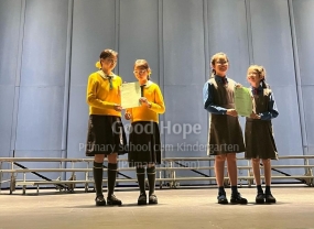 Senior Choir_u37_with judges